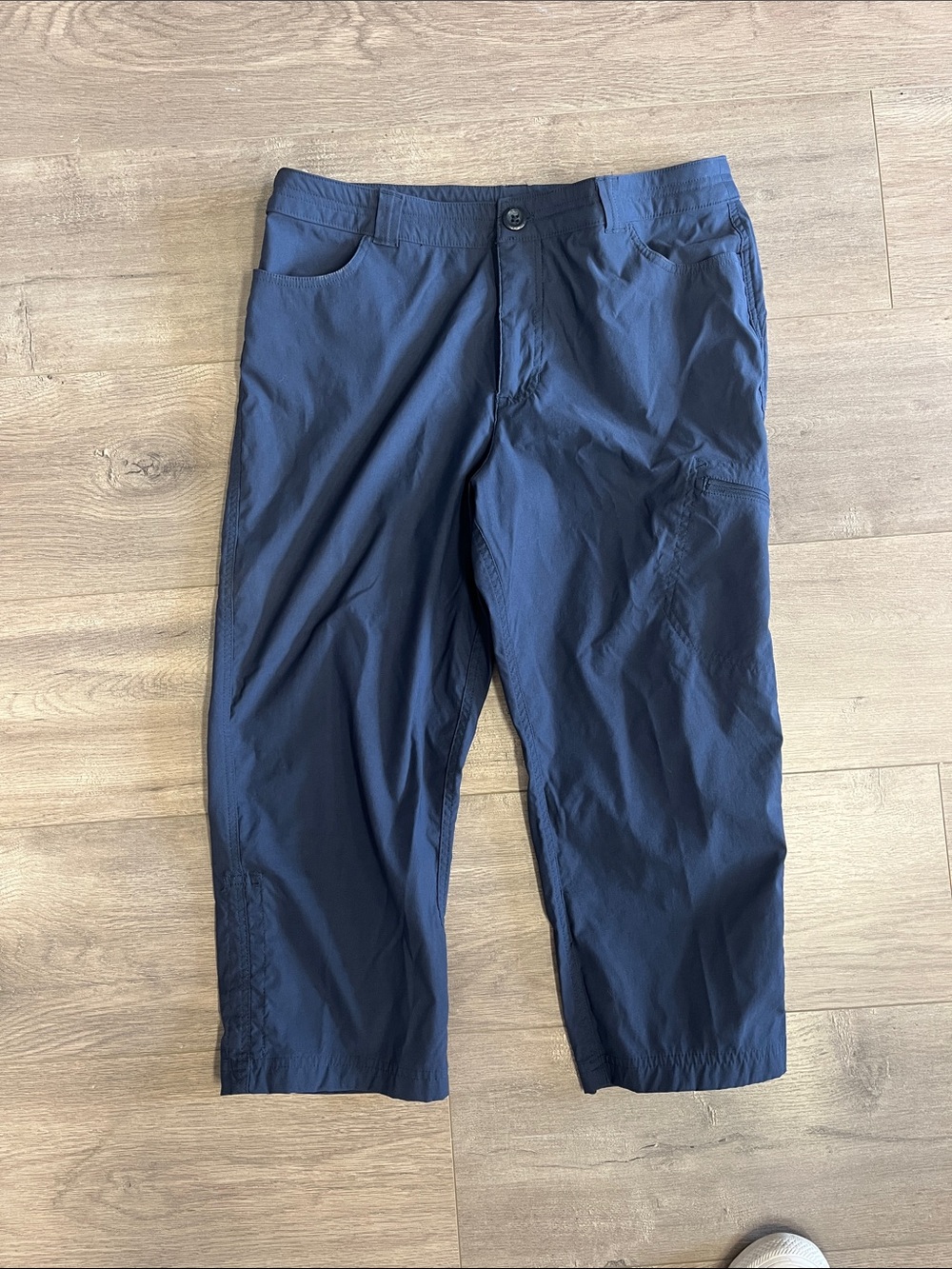 Eddie Bauer Navy Cropped Ankle Pants